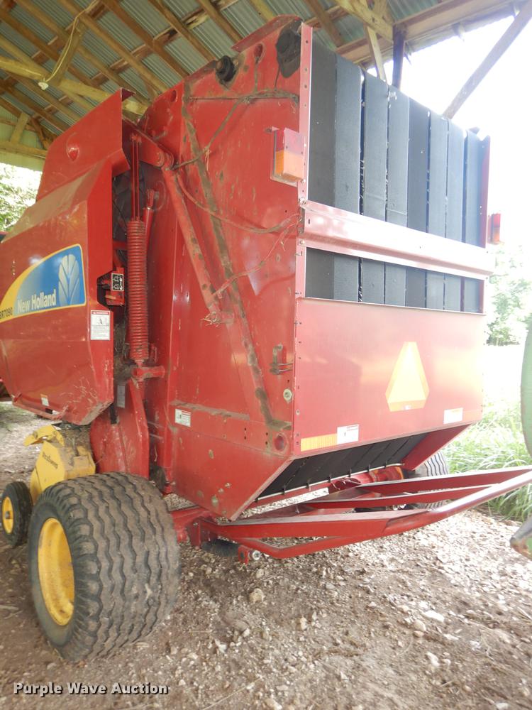 image for item DF1774 2008 New Holland BR7090 round baler