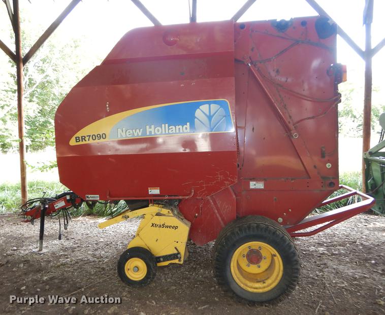 image for item DF1774 2008 New Holland BR7090 round baler