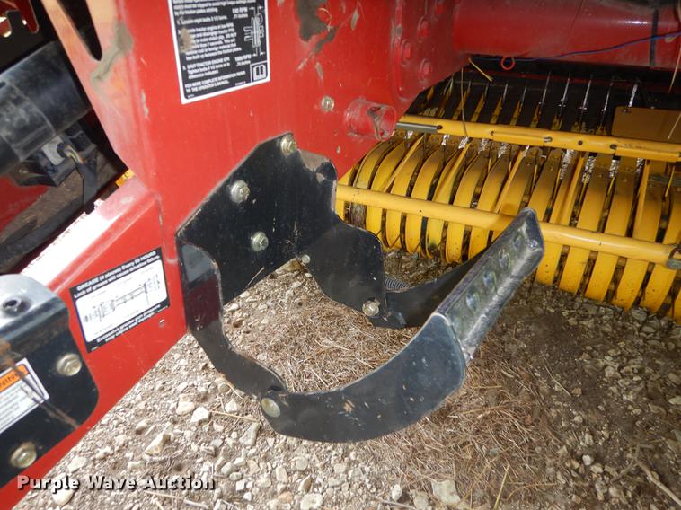 image for item DF1774 2008 New Holland BR7090 round baler