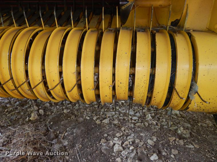 image for item DF1774 2008 New Holland BR7090 round baler