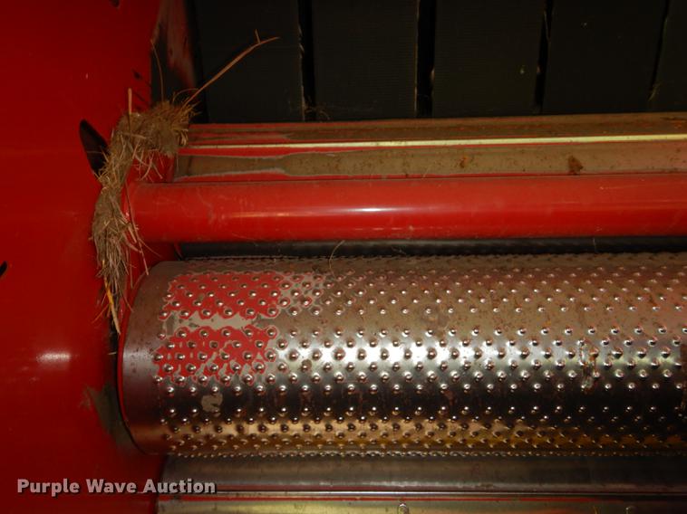 image for item DF1774 2008 New Holland BR7090 round baler