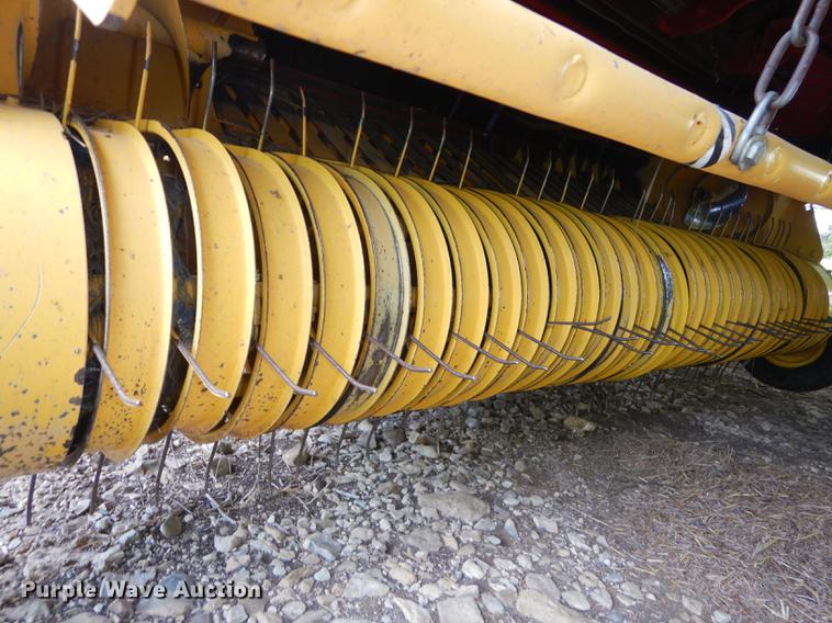 image for item DF1774 2008 New Holland BR7090 round baler