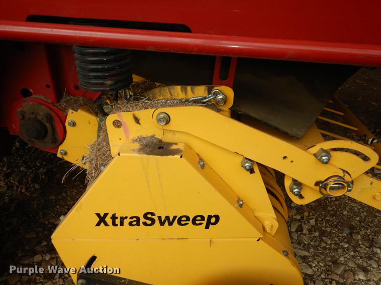 image for item DF1774 2008 New Holland BR7090 round baler