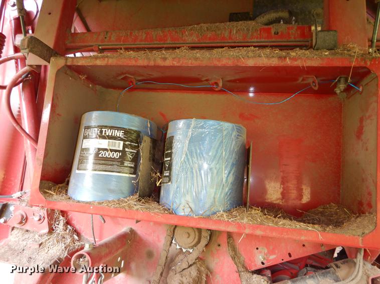 image for item DF1774 2008 New Holland BR7090 round baler