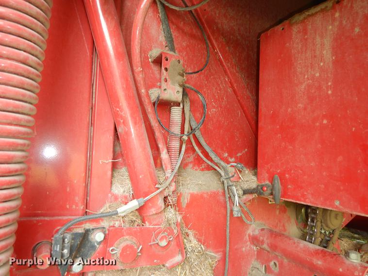 image for item DF1774 2008 New Holland BR7090 round baler