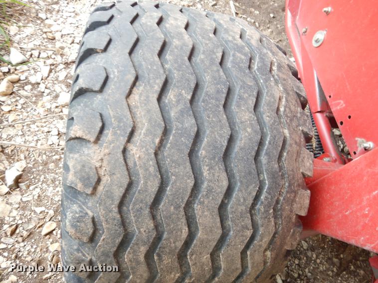 image for item DF1774 2008 New Holland BR7090 round baler