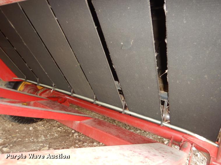 image for item DF1774 2008 New Holland BR7090 round baler