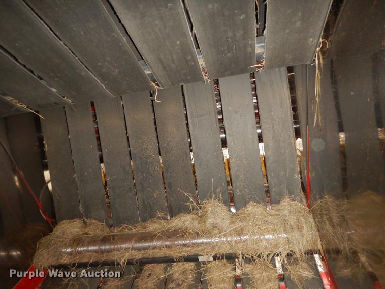 image for item DF1774 2008 New Holland BR7090 round baler