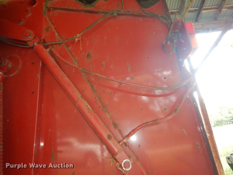 image for item DF1774 2008 New Holland BR7090 round baler
