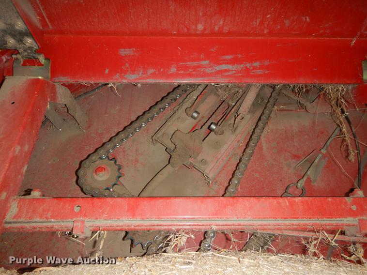 image for item DF1774 2008 New Holland BR7090 round baler