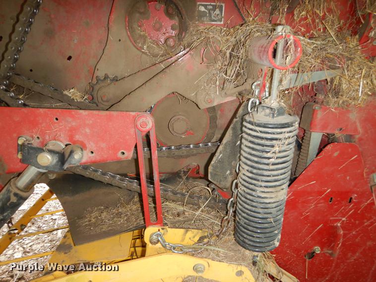 image for item DF1774 2008 New Holland BR7090 round baler