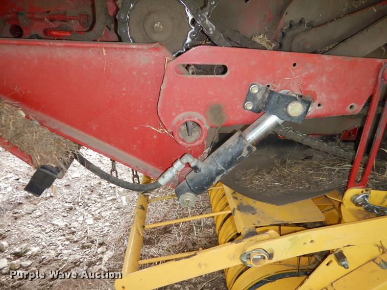 image for item DF1774 2008 New Holland BR7090 round baler