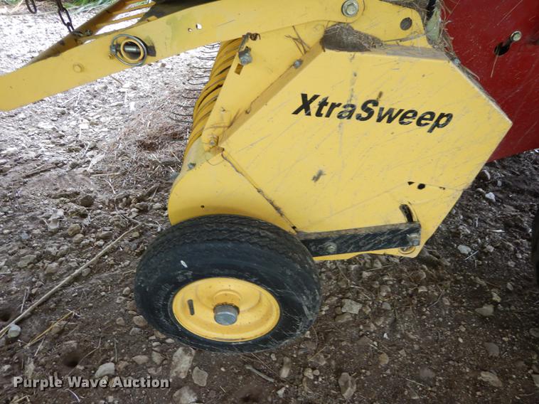 image for item DF1774 2008 New Holland BR7090 round baler