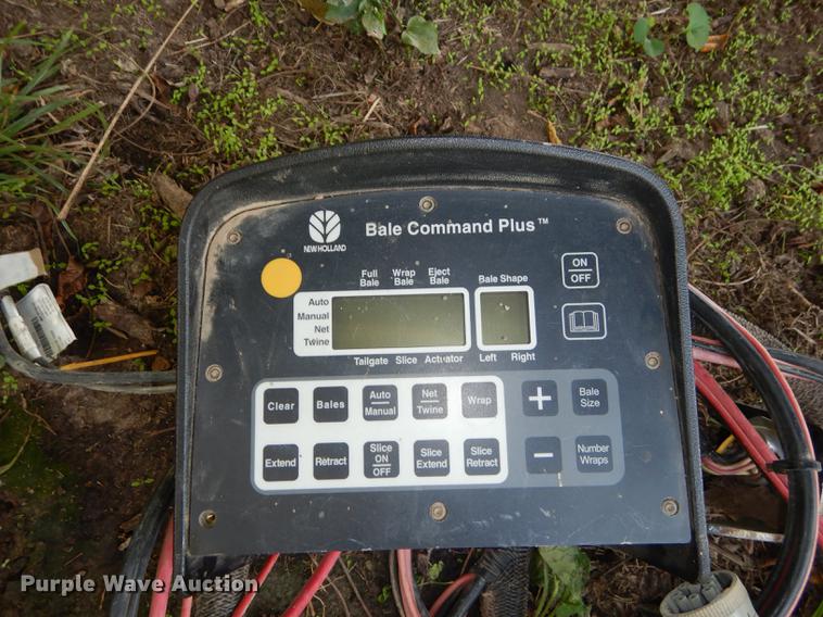 image for item DF1774 2008 New Holland BR7090 round baler