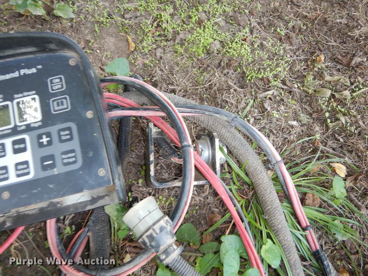 image for item DF1774 2008 New Holland BR7090 round baler