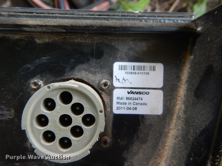 image for item DF1774 2008 New Holland BR7090 round baler