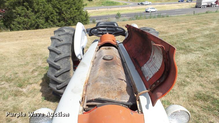 image for item DM9896 1960 Ford 821 tractor