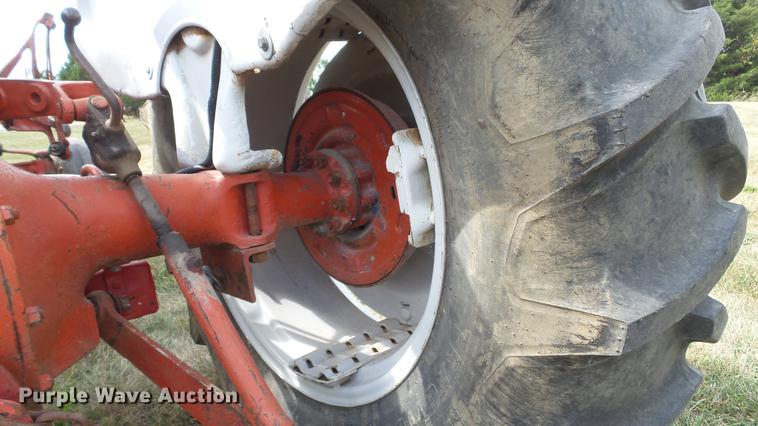 image for item DM9896 1960 Ford 821 tractor