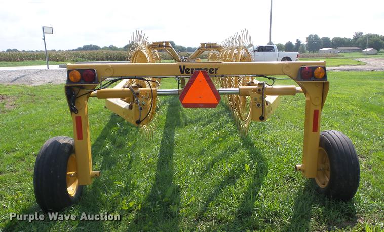 image for item EI9884 Vermeer VR1428 hay rake