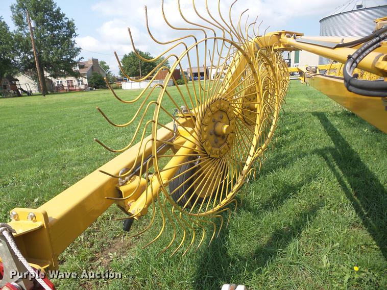 image for item EI9884 Vermeer VR1428 hay rake