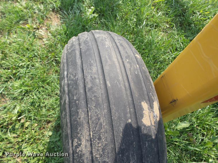 image for item EI9884 Vermeer VR1428 hay rake