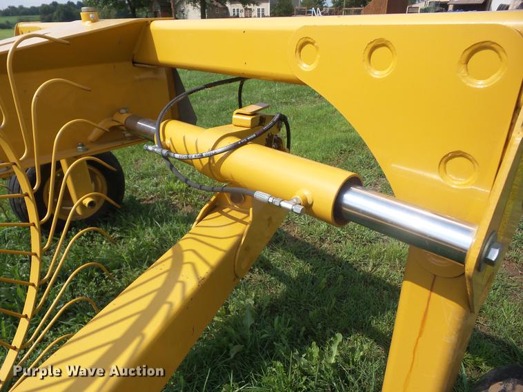 image for item EI9884 Vermeer VR1428 hay rake