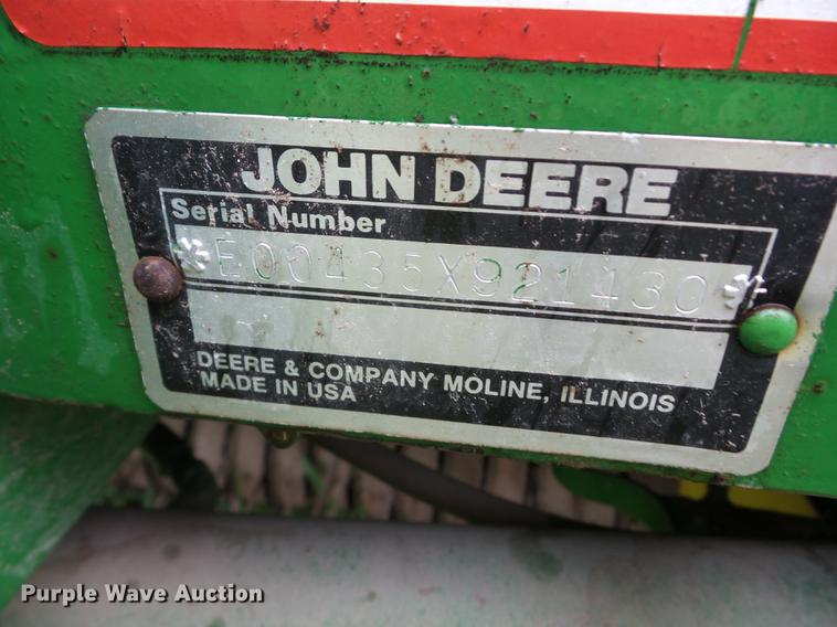 image for item EI9895 1992 John Deere 435 round baler