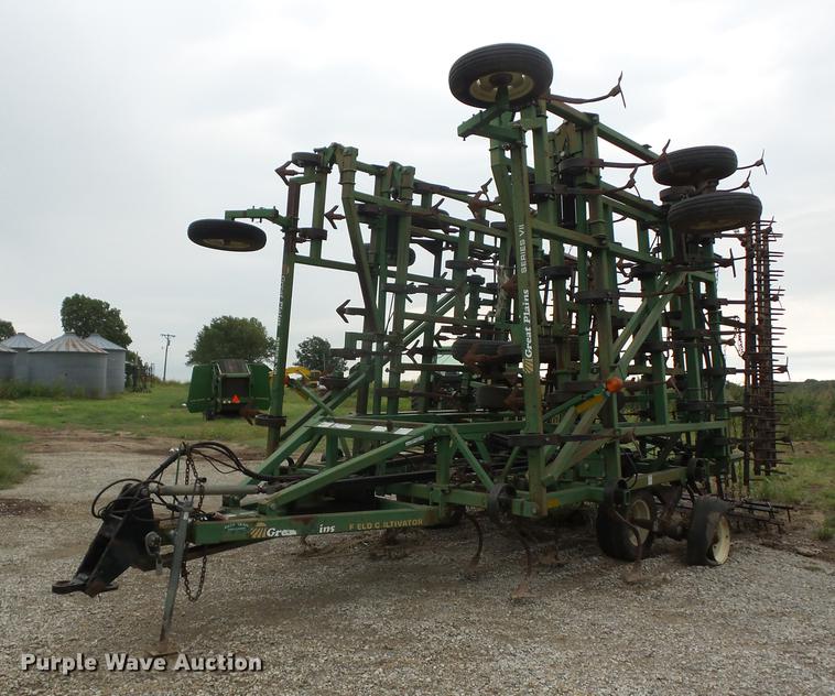 image for item EI9897 Great Plains Series V11 field cultivator