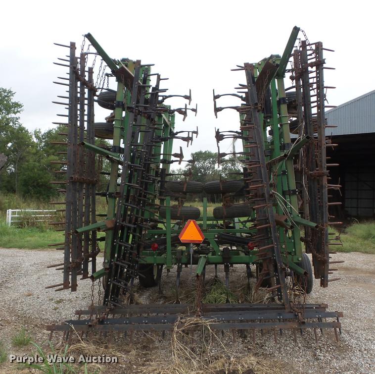 image for item EI9897 Great Plains Series V11 field cultivator