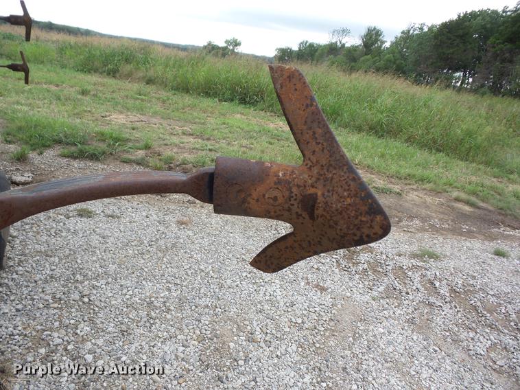 image for item EI9897 Great Plains Series V11 field cultivator