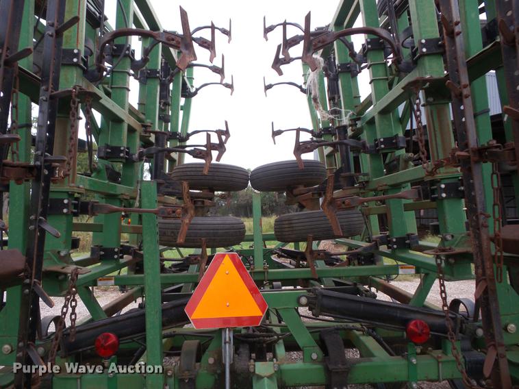 image for item EI9897 Great Plains Series V11 field cultivator
