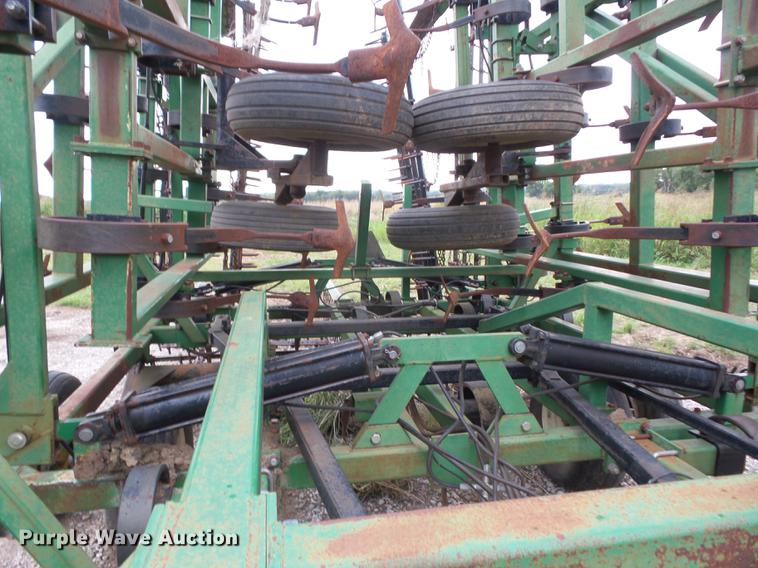 image for item EI9897 Great Plains Series V11 field cultivator