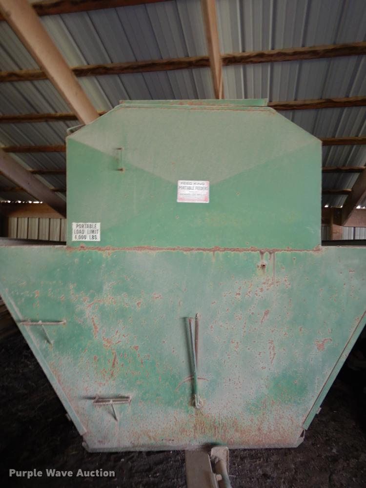 (4) livestock self feeders in Osage City, KS Item EM9640 sold