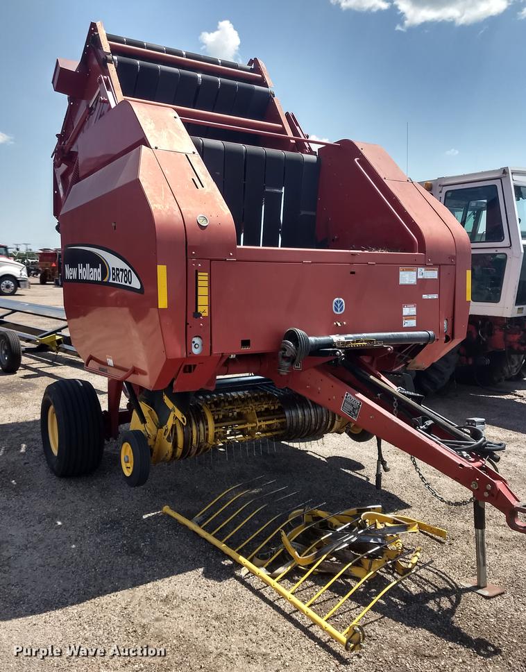 image for item ER9051 2004 New Holland BR780 round baler