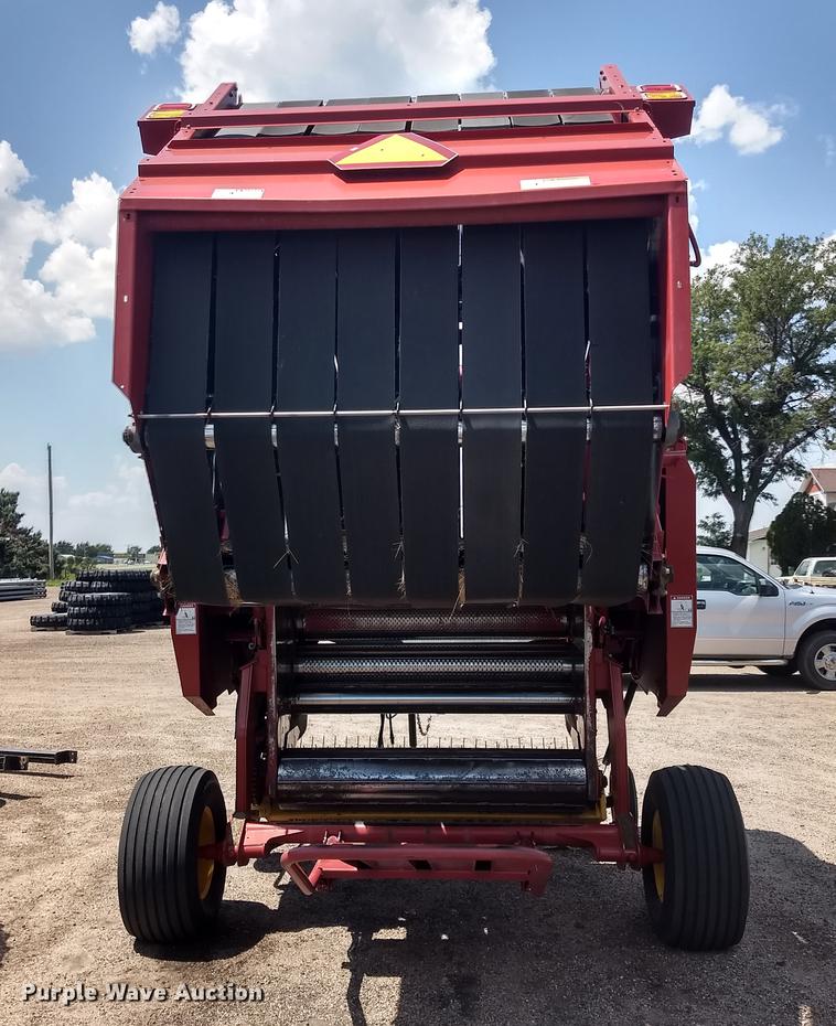 image for item ER9051 2004 New Holland BR780 round baler