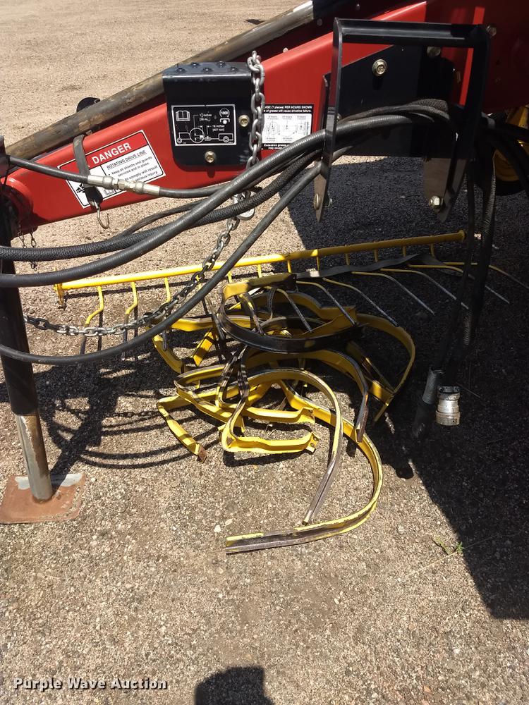 image for item ER9051 2004 New Holland BR780 round baler