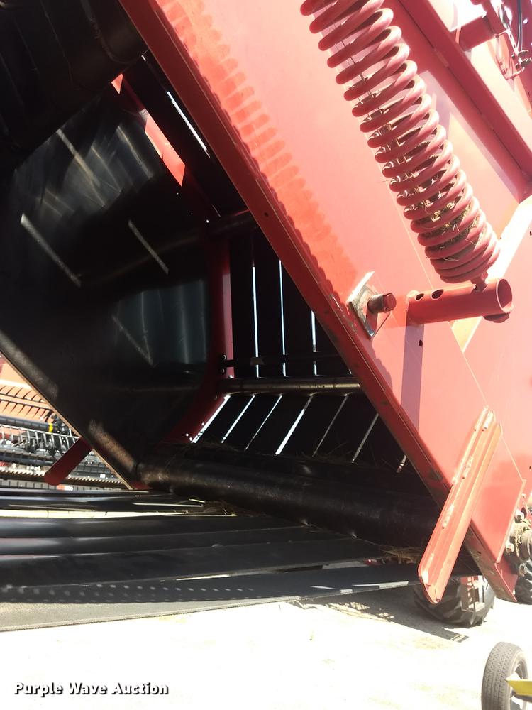 image for item ER9051 2004 New Holland BR780 round baler