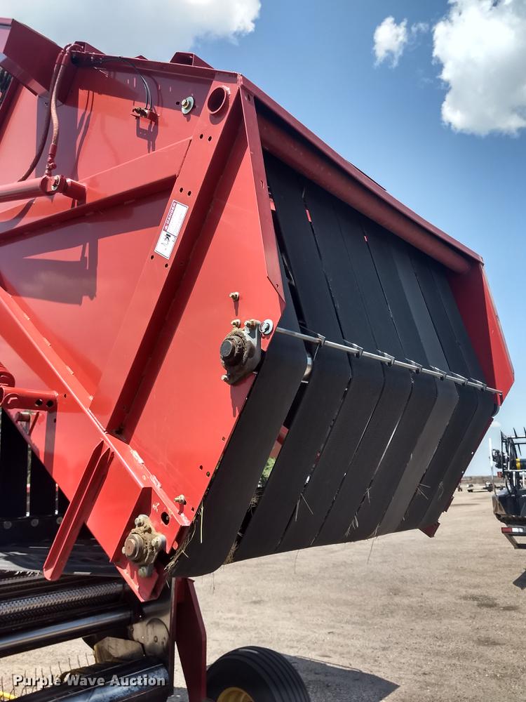 image for item ER9051 2004 New Holland BR780 round baler