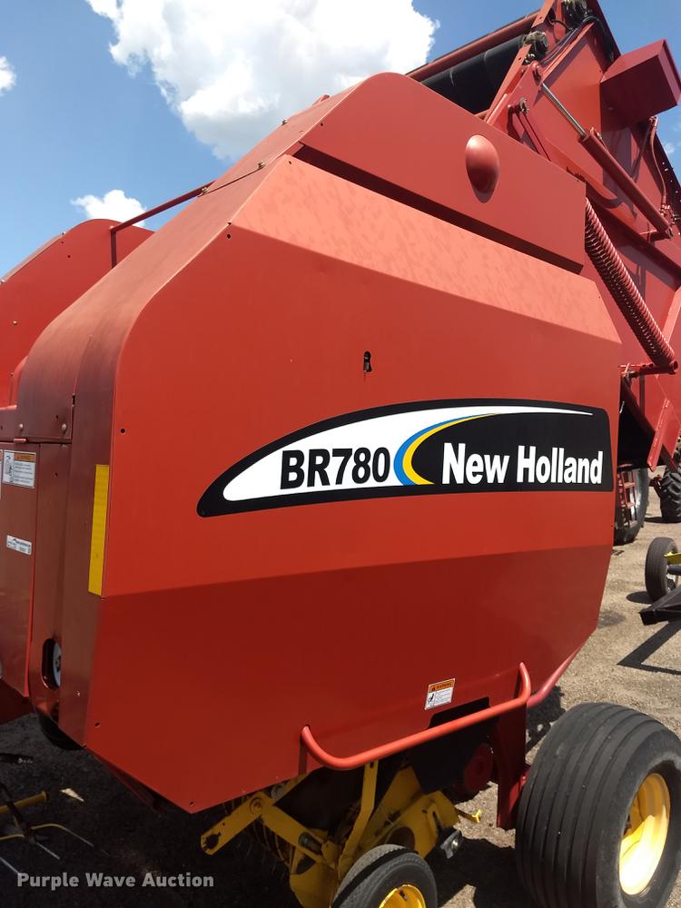 image for item ER9051 2004 New Holland BR780 round baler