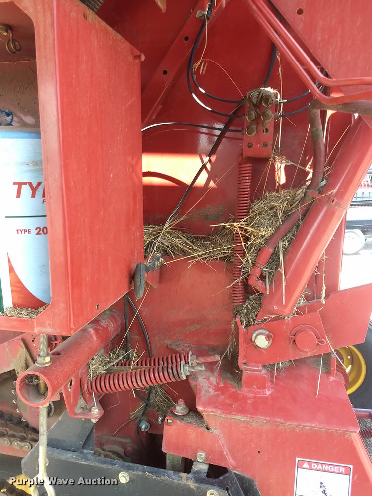 image for item ER9051 2004 New Holland BR780 round baler