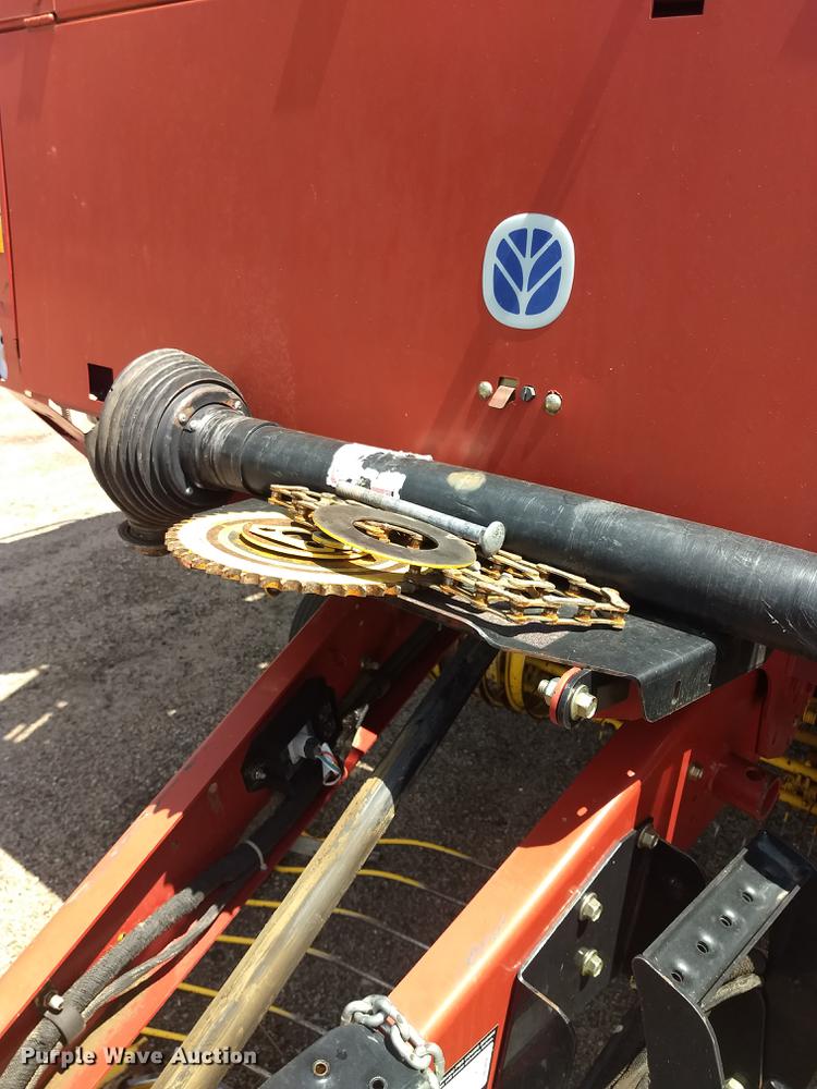 image for item ER9051 2004 New Holland BR780 round baler