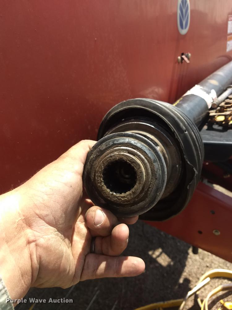 image for item ER9051 2004 New Holland BR780 round baler