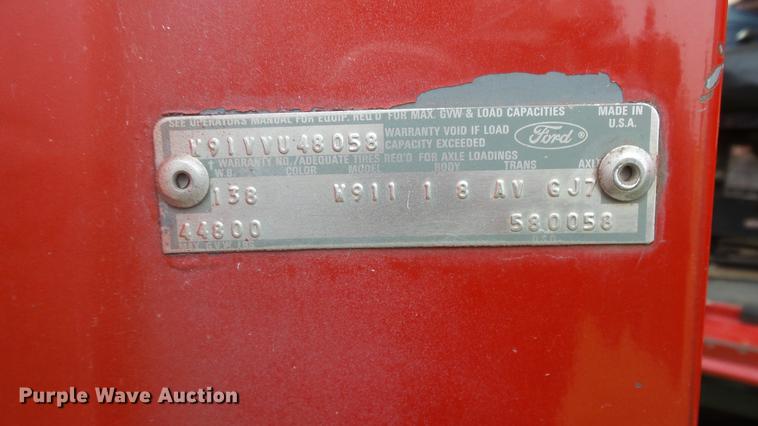 image for item ER9699 1974 Ford W911 grain truck