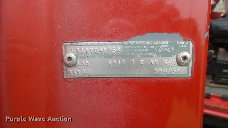 image for item ER9699 1974 Ford W911 grain truck