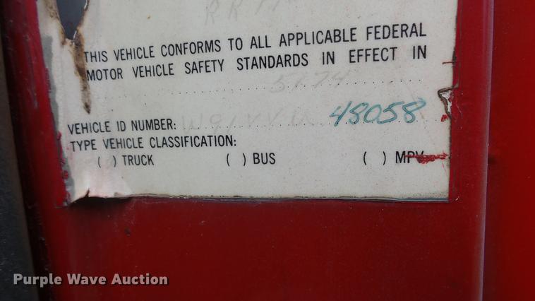 image for item ER9699 1974 Ford W911 grain truck