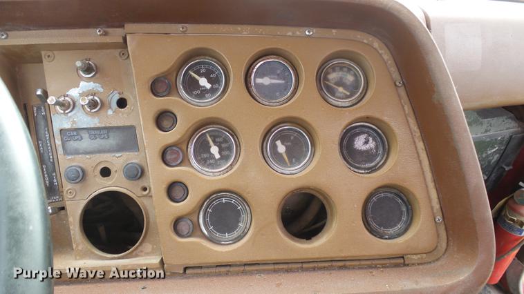 image for item ER9699 1974 Ford W911 grain truck