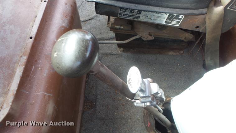 image for item ER9699 1974 Ford W911 grain truck