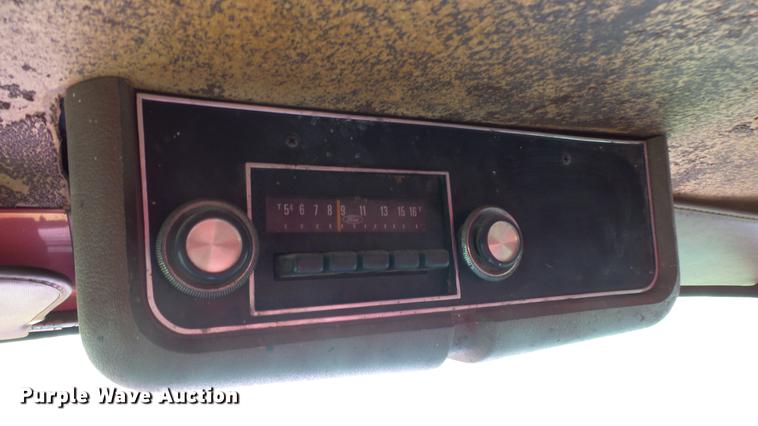 image for item ER9699 1974 Ford W911 grain truck