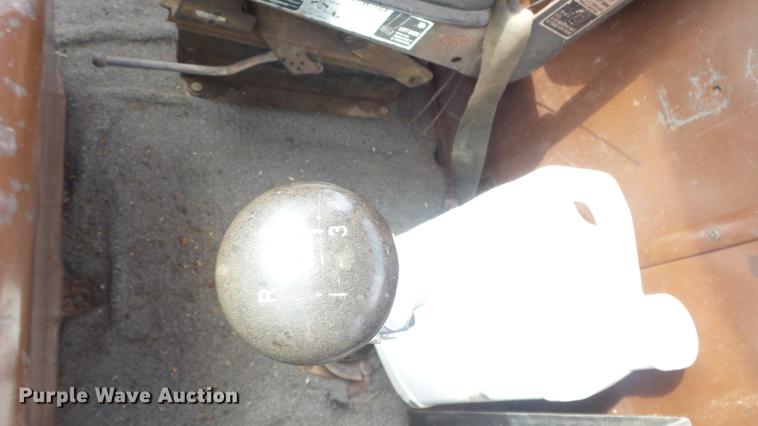 image for item ER9699 1974 Ford W911 grain truck