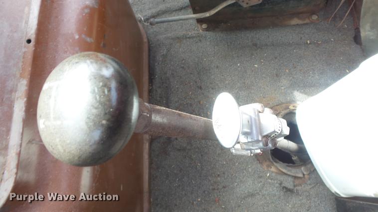 image for item ER9699 1974 Ford W911 grain truck